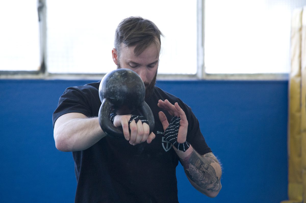 Greg à la certification StrongFirst — kettlebell